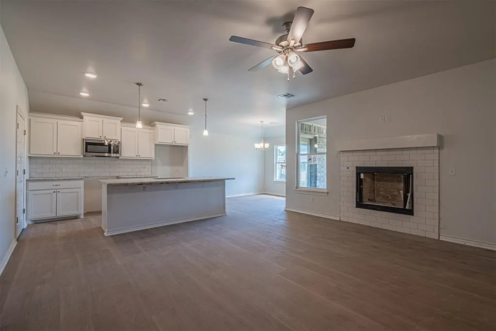 Photo 3 — 118 Cedar Street, Perry, OK 73077