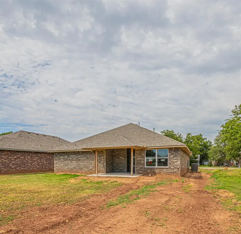 Photo 21 — 118 Cedar Street, Perry, OK 73077