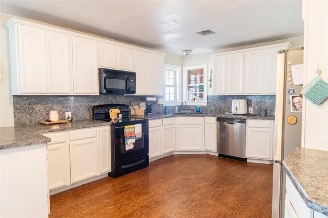 Photo 7 — 25047 100th Street, Maysville, OK 73057