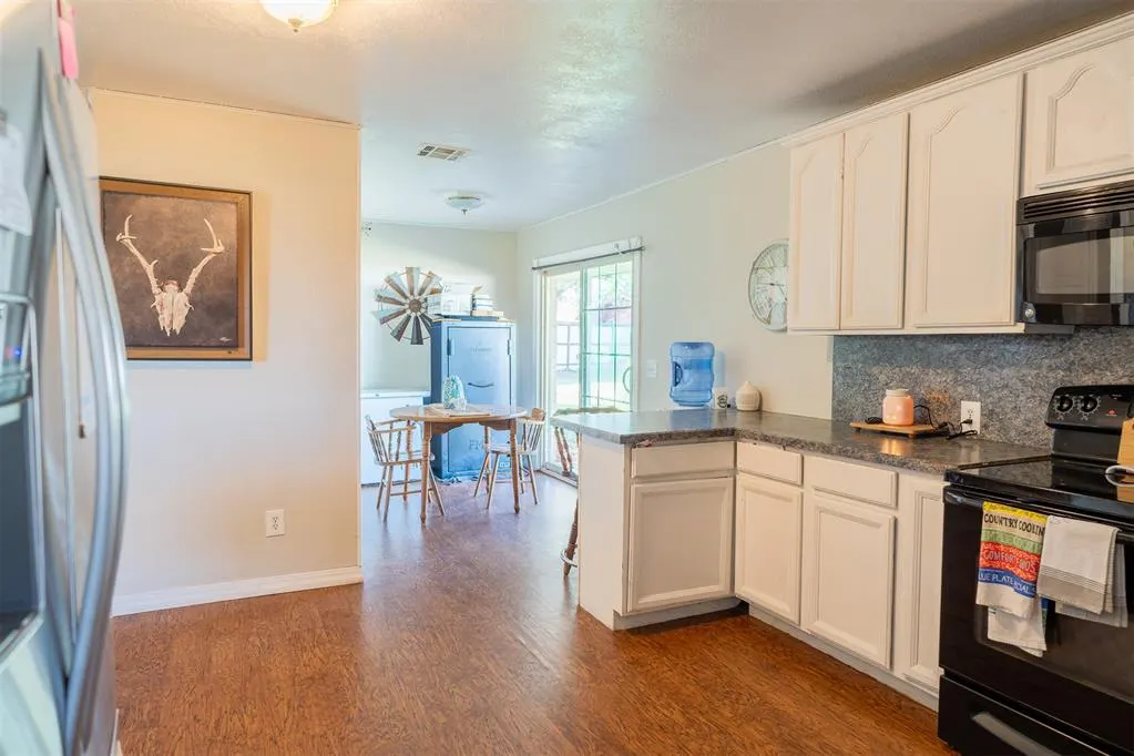 Photo 9 — 25047 100th Street, Maysville, OK 73057