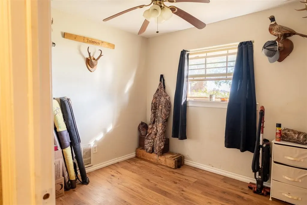 Photo 13 — 25047 100th Street, Maysville, OK 73057