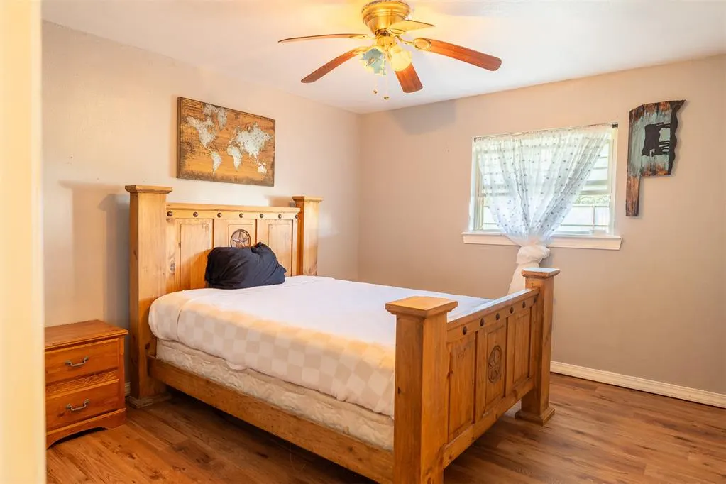 Photo 14 — 25047 100th Street, Maysville, OK 73057