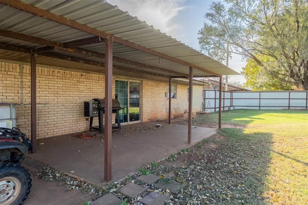 Photo 24 — 25047 100th Street, Maysville, OK 73057
