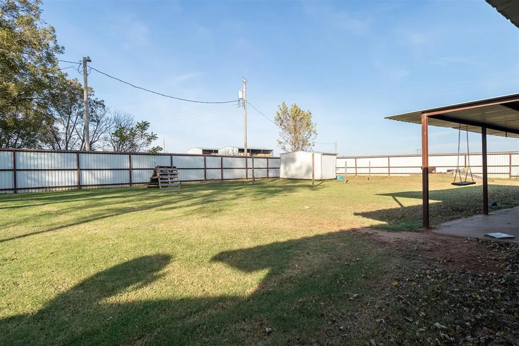 Photo 25 — 25047 100th Street, Maysville, OK 73057