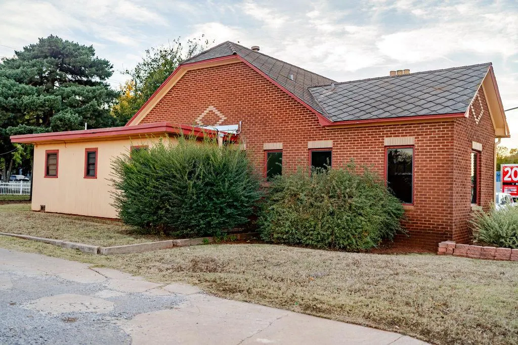 Photo 28 — 622 W 3rd Street, Elk City, OK 73644
