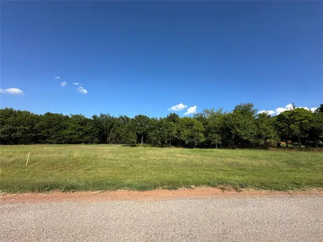 Photo 2 — 20765 Highland Park Drive, Purcell, OK 73080
