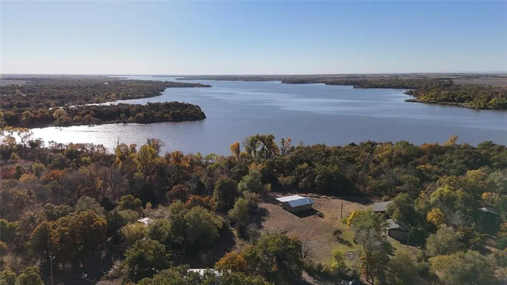 Photo 2 — 427 Lillie Drive, Hydro, OK 73048