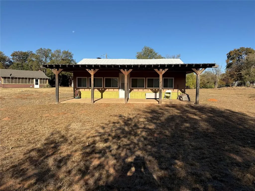 Photo 16 — 427 Lillie Drive, Hydro, OK 73048