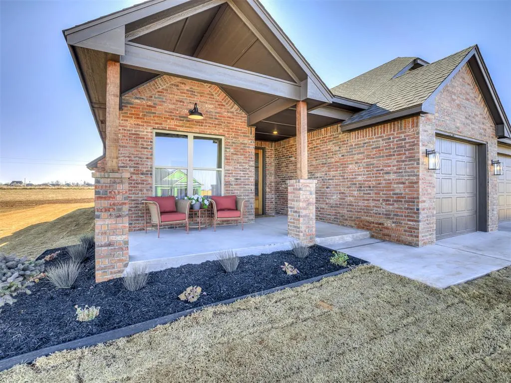 Photo 2 — 29760 Jade Street, Cashion, OK 73016