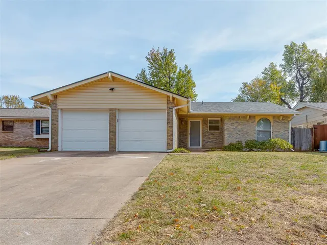 Front exterior — 724 Red Oak Terrace, Edmond, OK 73003