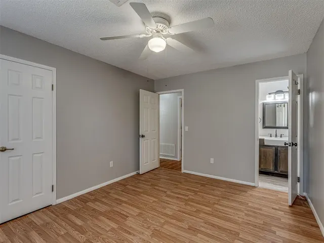 Photo 6 — 724 Red Oak Terrace, Edmond, OK 73003