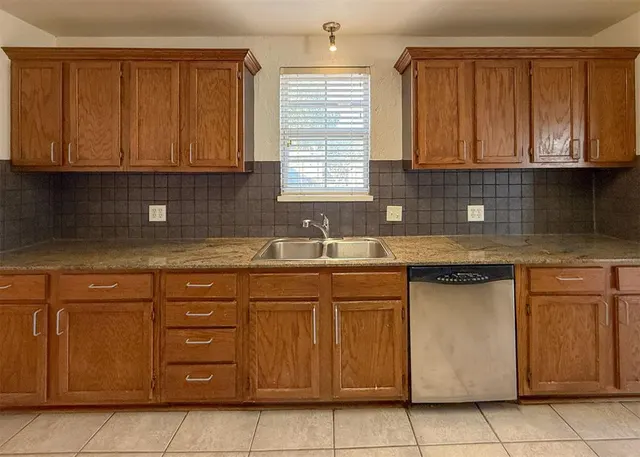 Photo 6 — 2341 NW 37th Street, Oklahoma City, OK 73112