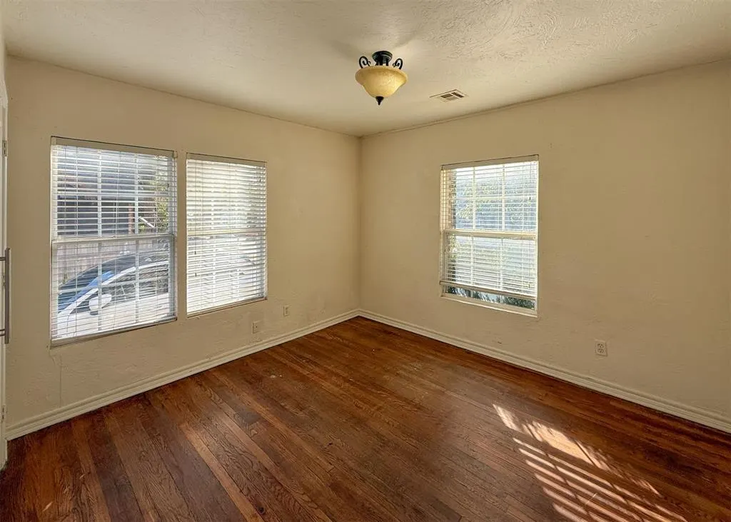 Photo 18 — 2341 NW 37th Street, Oklahoma City, OK 73112