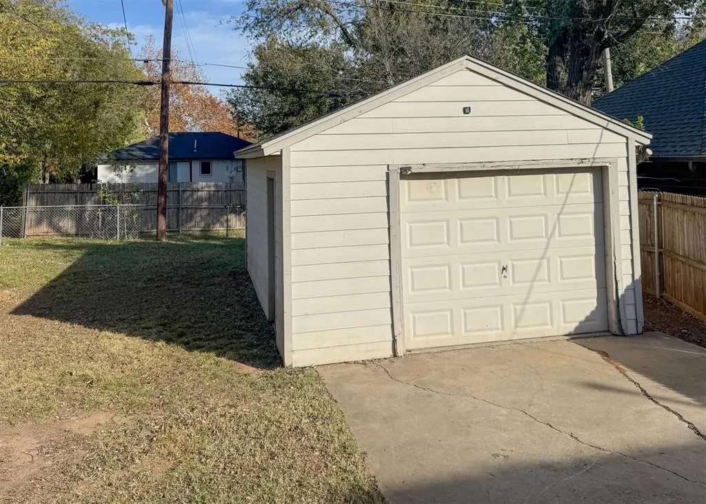 Photo 33 — 2341 NW 37th Street, Oklahoma City, OK 73112