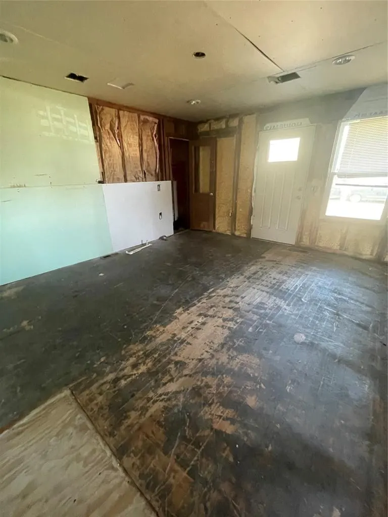 Photo 5 — 404 E Jarman Drive, Oklahoma City, OK 73110