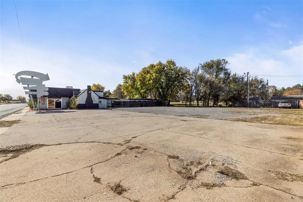 Photo 32 — 1416 N Grand Avenue, Enid, OK 73701