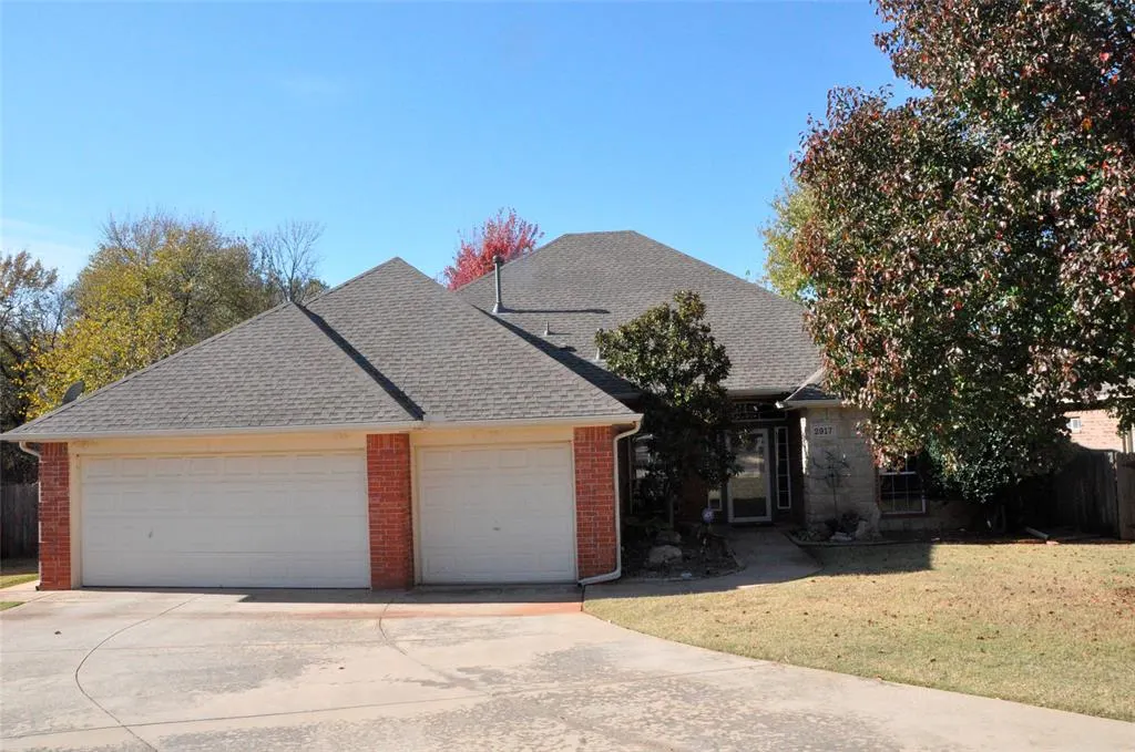 Front exterior — 2917 Cedarbend Court, Edmond, OK 73003