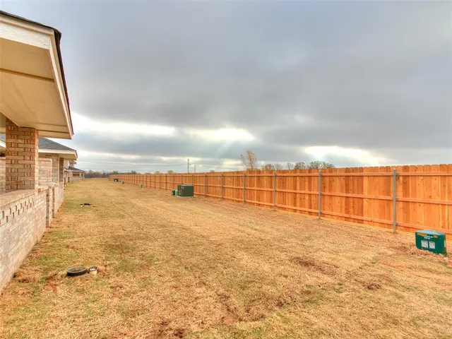 Photo 6 — 13011 NW 3rd Court, Yukon, OK 73099