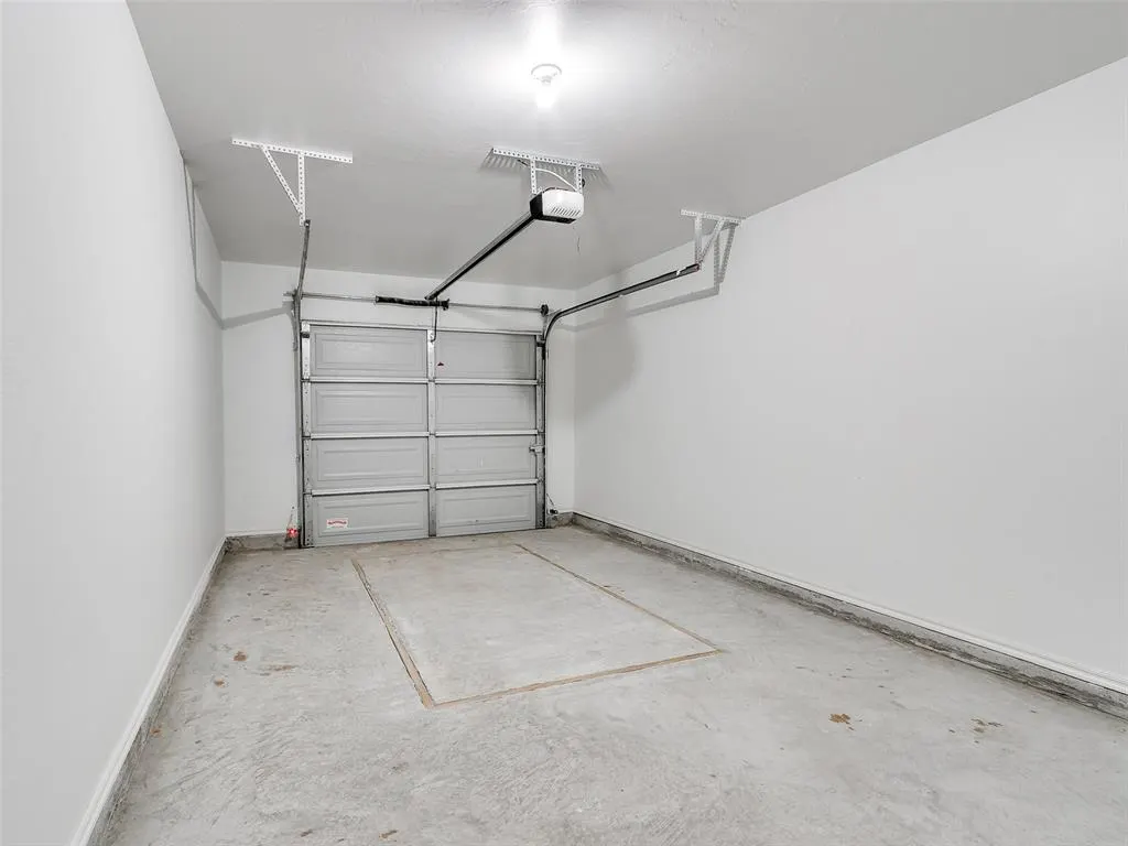 Photo 39 — 13011 NW 3rd Court, Yukon, OK 73099