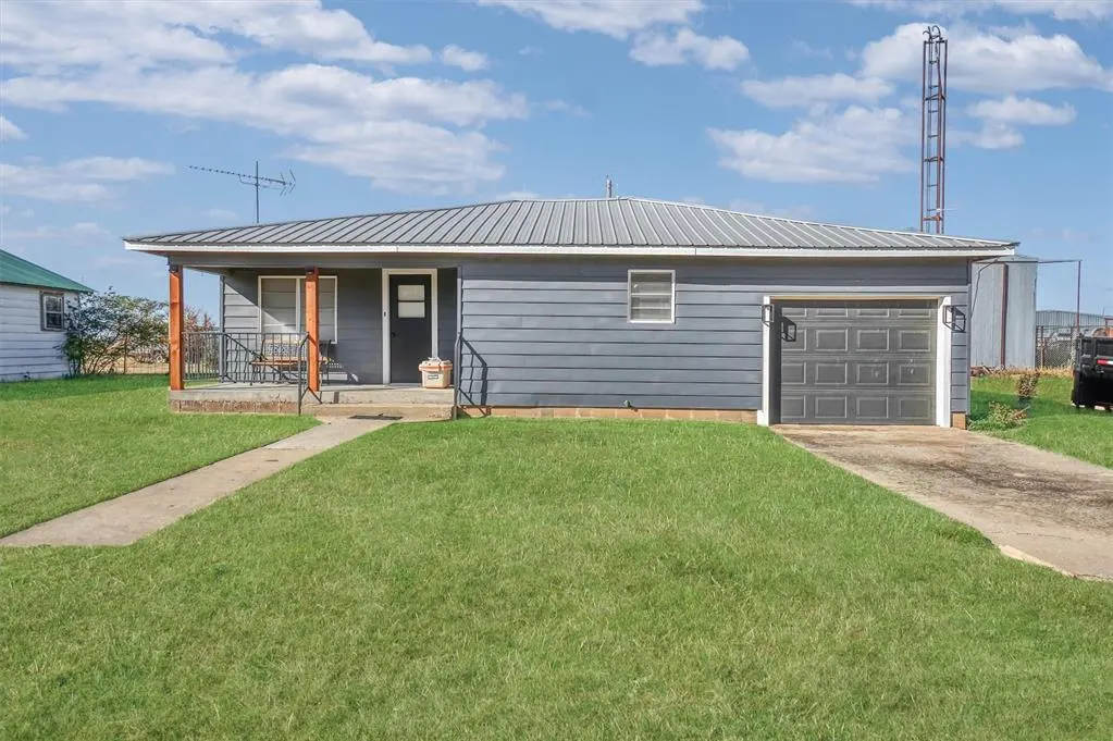 Photo 2 — 217 N Mayer Avenue, Willow, OK 73673