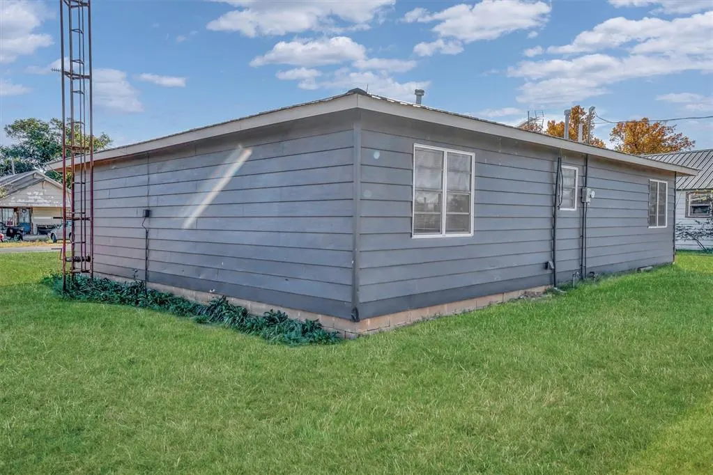 Photo 27 — 217 N Mayer Avenue, Willow, OK 73673
