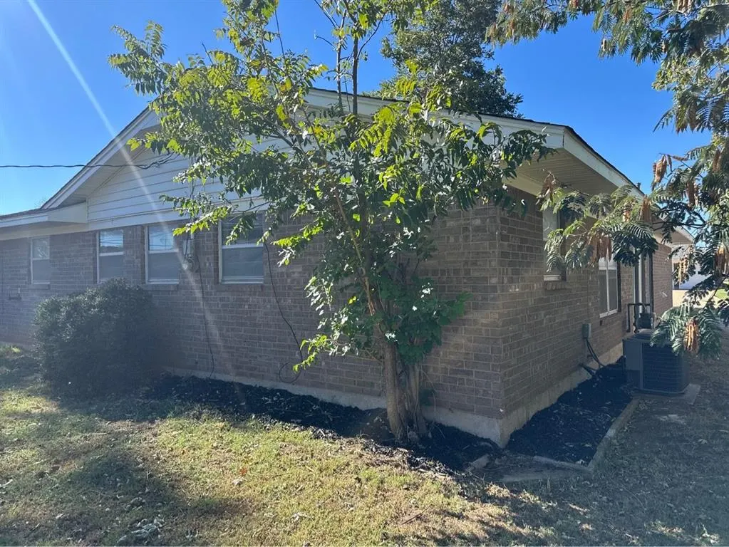 Photo 4 — 721 Mission Place, Anadarko, OK 73005