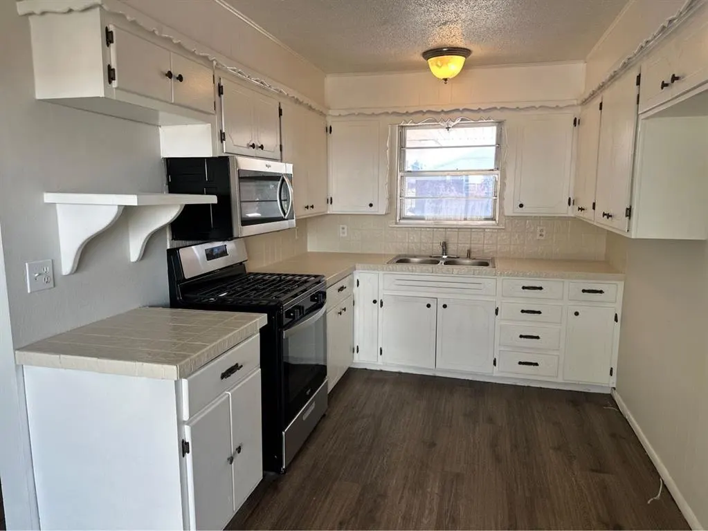 Photo 5 — 721 Mission Place, Anadarko, OK 73005