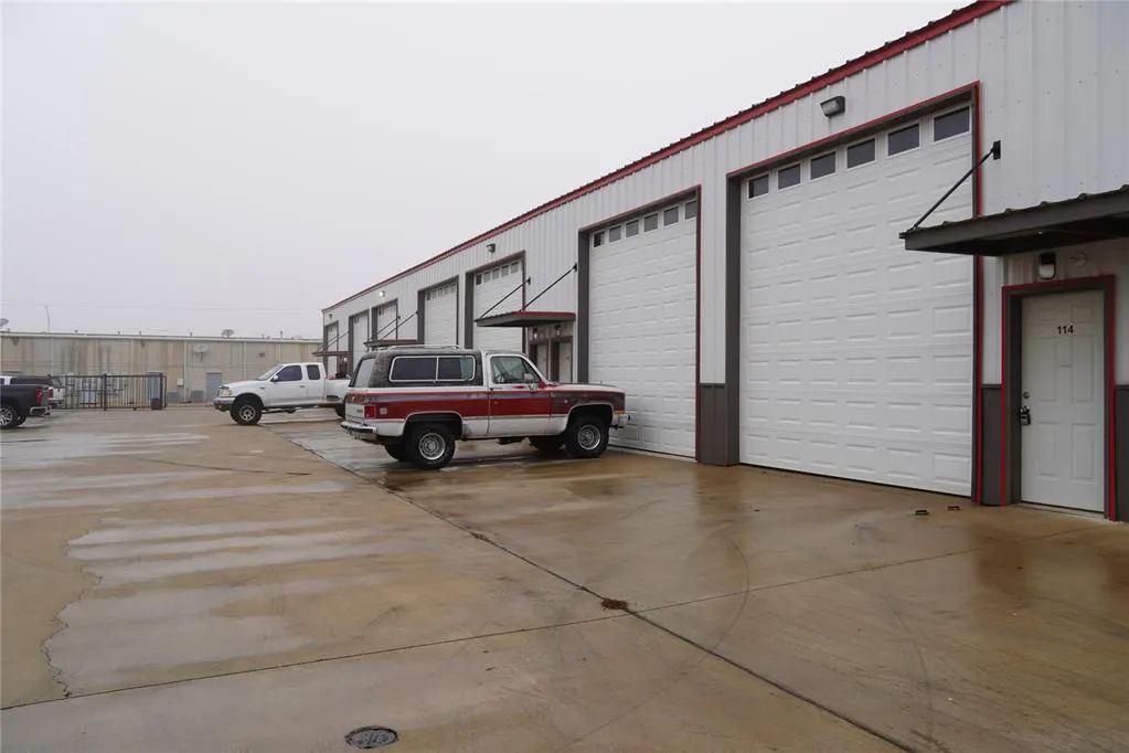 Photo 4 — 308 W State Hwy 152 112, Mustang, OK 73064