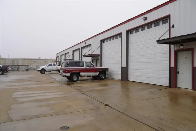 Photo 4 — 308 W State Hwy 152 112, Mustang, OK 73064
