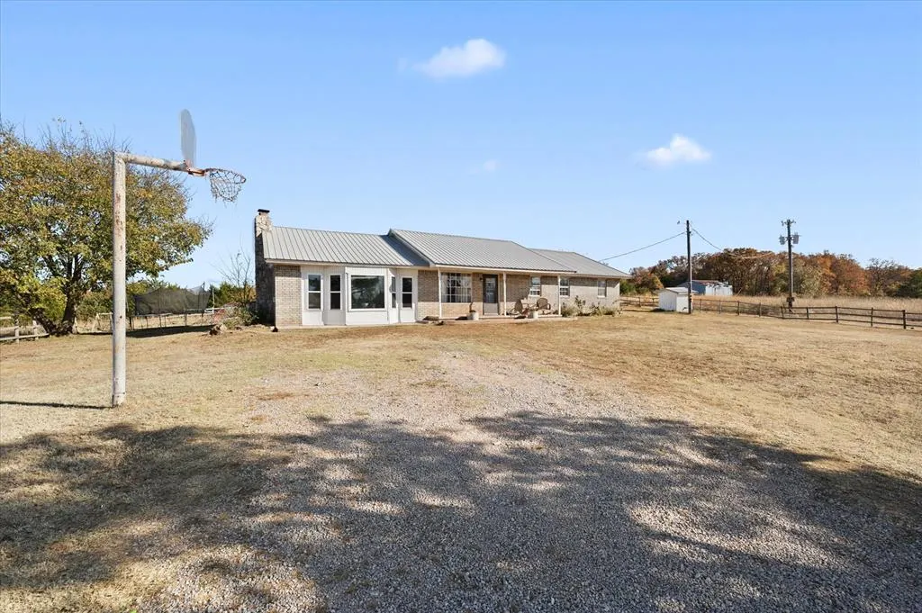 Photo 5 — 28275 Harrison Road, Macomb, OK 74852
