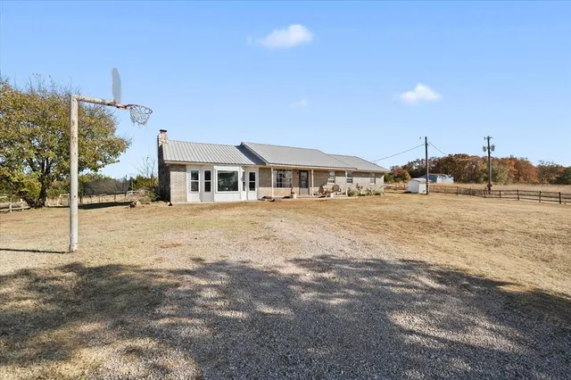 Photo 5 — 28275 Harrison Road, Macomb, OK 74852