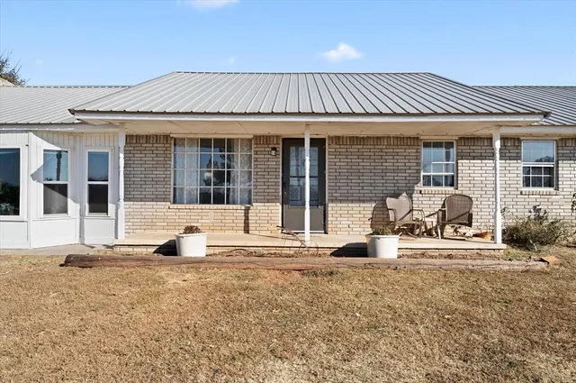 Photo 8 — 28275 Harrison Road, Macomb, OK 74852