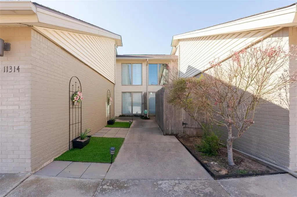 Photo 3 — 11314 Benttree Circle, Oklahoma City, OK 73120