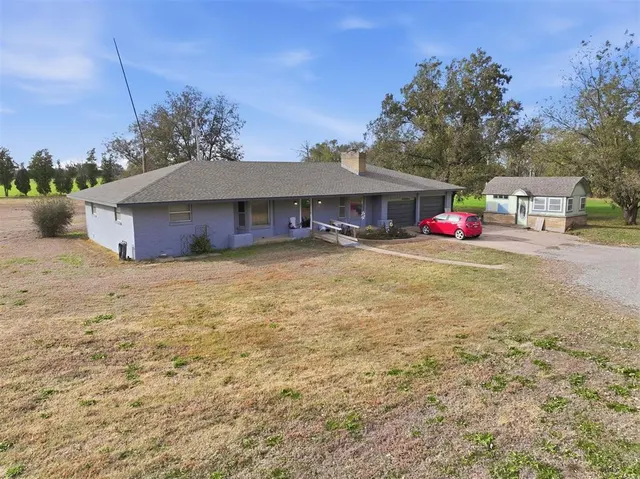 Photo 2 — 1815 N Main Street, Blackwell, OK 74631