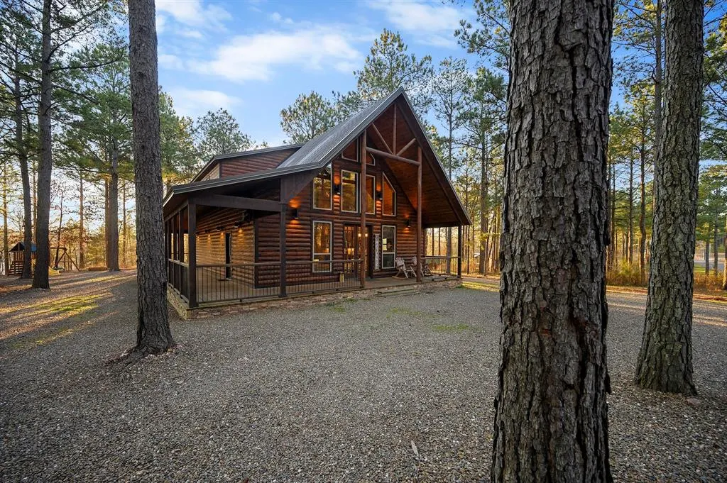 Photo 2 — 88 Sugar Pine Loop, Broken Bow, OK 74728