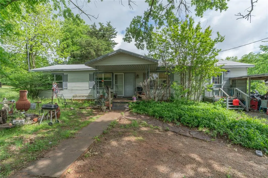Front exterior — 39761 State Highway 59, Byars, OK 74831