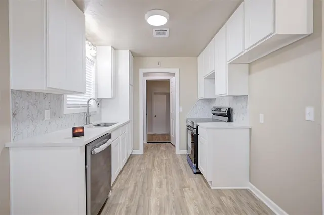 Photo 7 — 706 Claremont Drive, Norman, OK 73069