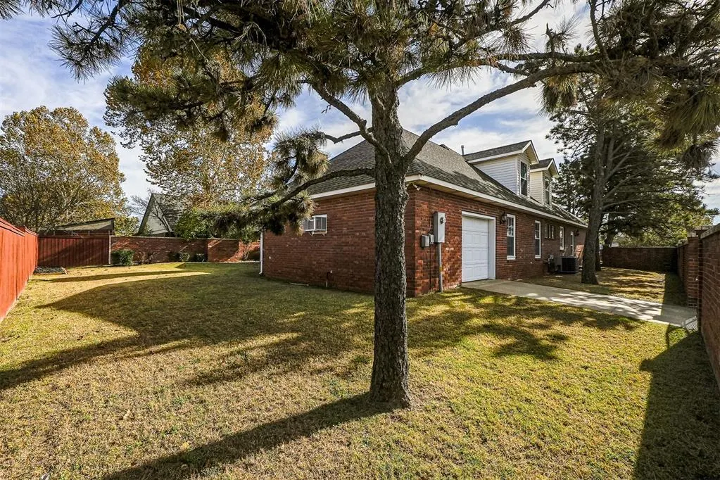 Photo 44 — 101 SE 27th Street, Moore, OK 73160