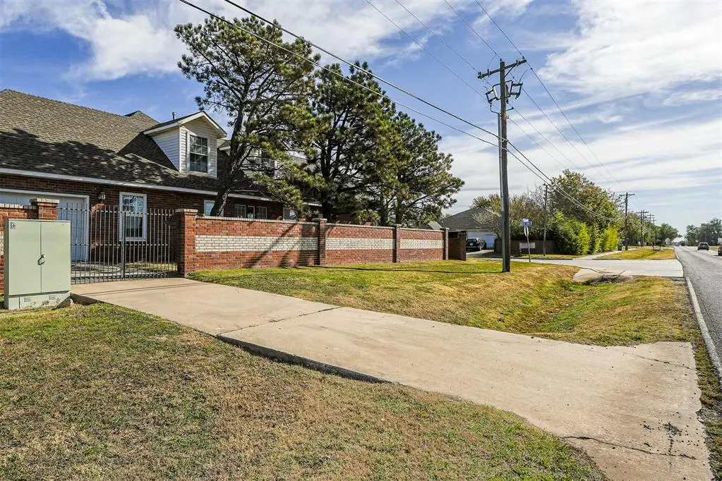 Photo 50 — 101 SE 27th Street, Moore, OK 73160