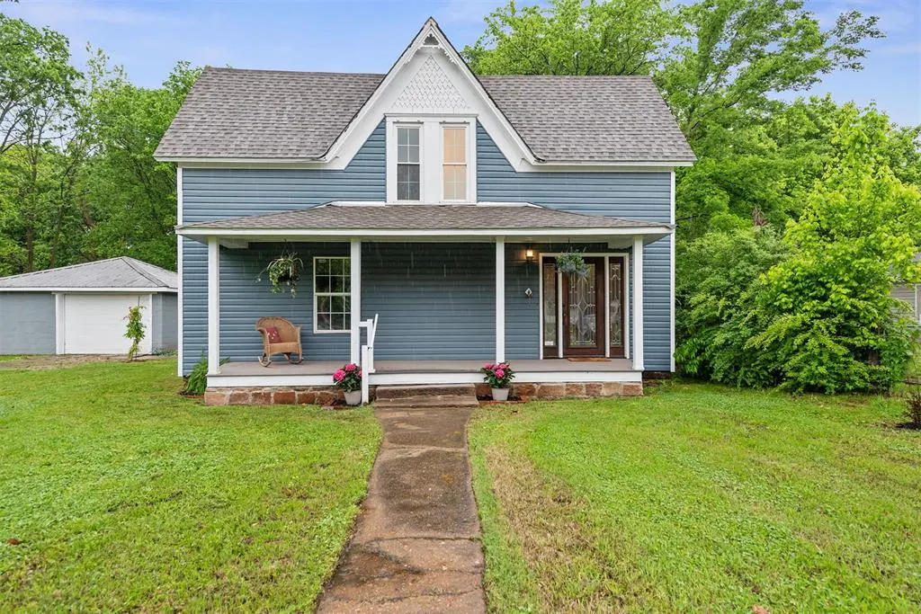 Photo 2 — 803 N State Street, Wagoner, OK 74467