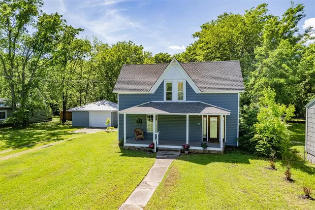 Photo 3 — 803 N State Street, Wagoner, OK 74467