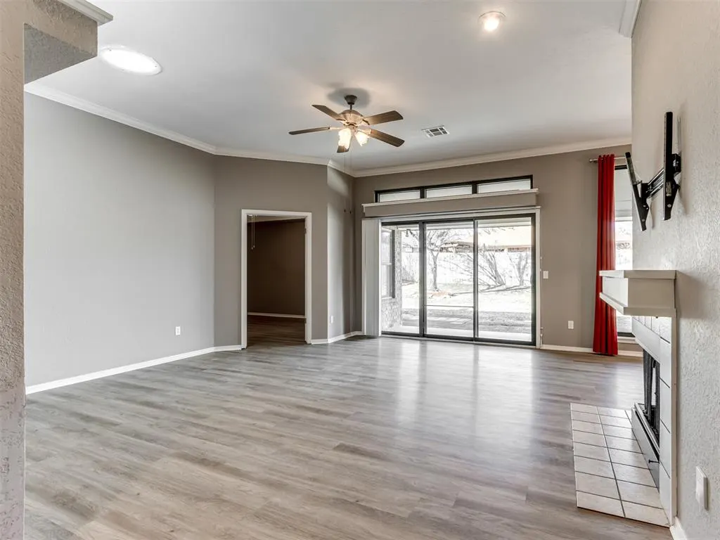 Photo 6 — 7913 Wilshire Ridge Drive, Oklahoma City, OK 73132