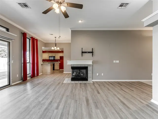 Photo 7 — 7913 Wilshire Ridge Drive, Oklahoma City, OK 73132