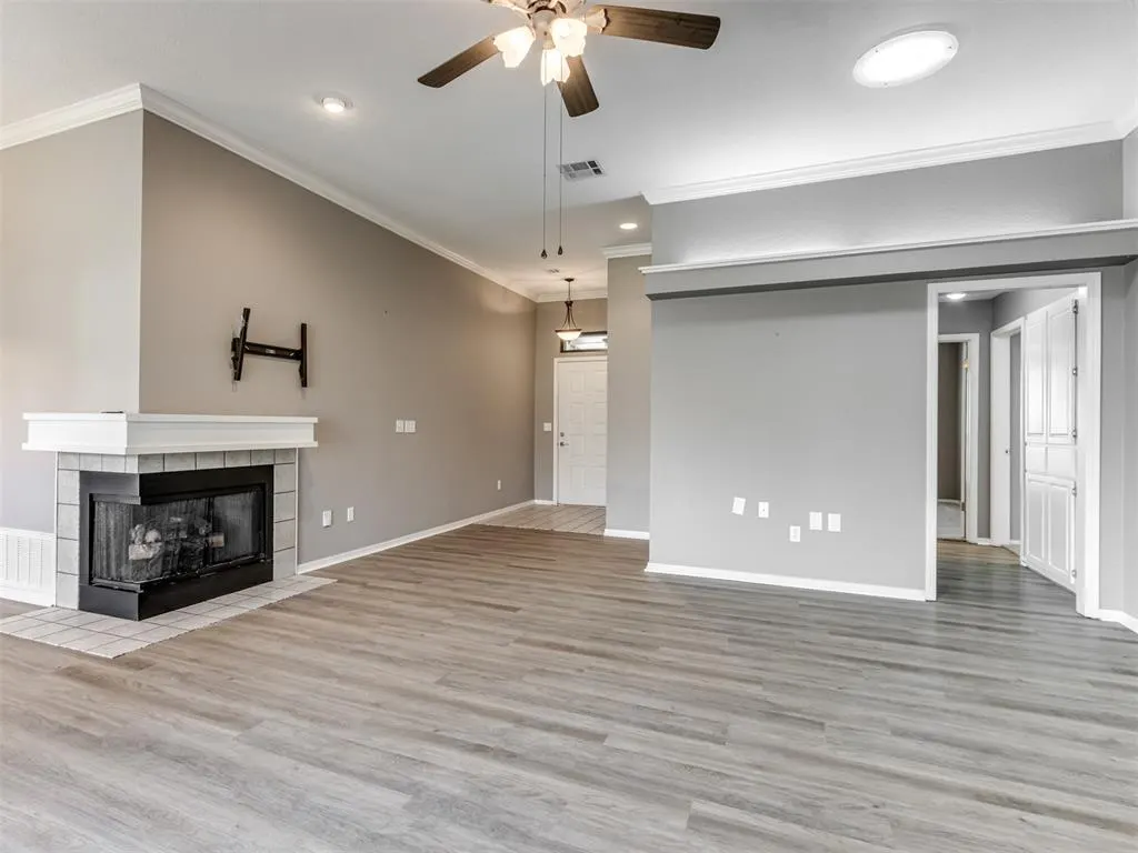 Photo 8 — 7913 Wilshire Ridge Drive, Oklahoma City, OK 73132
