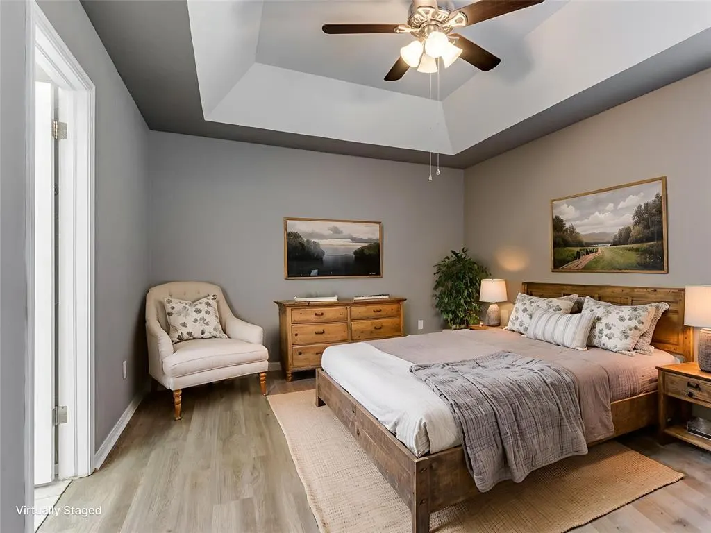 Photo 14 — 7913 Wilshire Ridge Drive, Oklahoma City, OK 73132