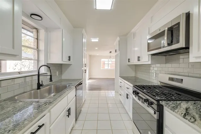 Photo 3 — 7417 NW 7th Street, Oklahoma City, OK 73127