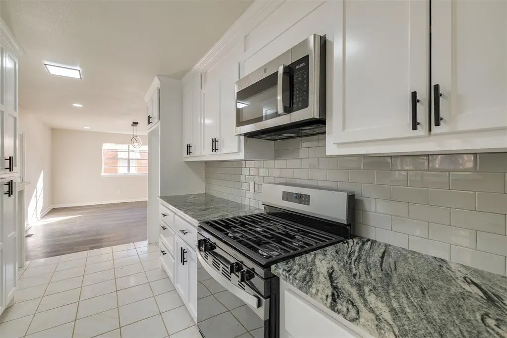 Photo 4 — 7417 NW 7th Street, Oklahoma City, OK 73127