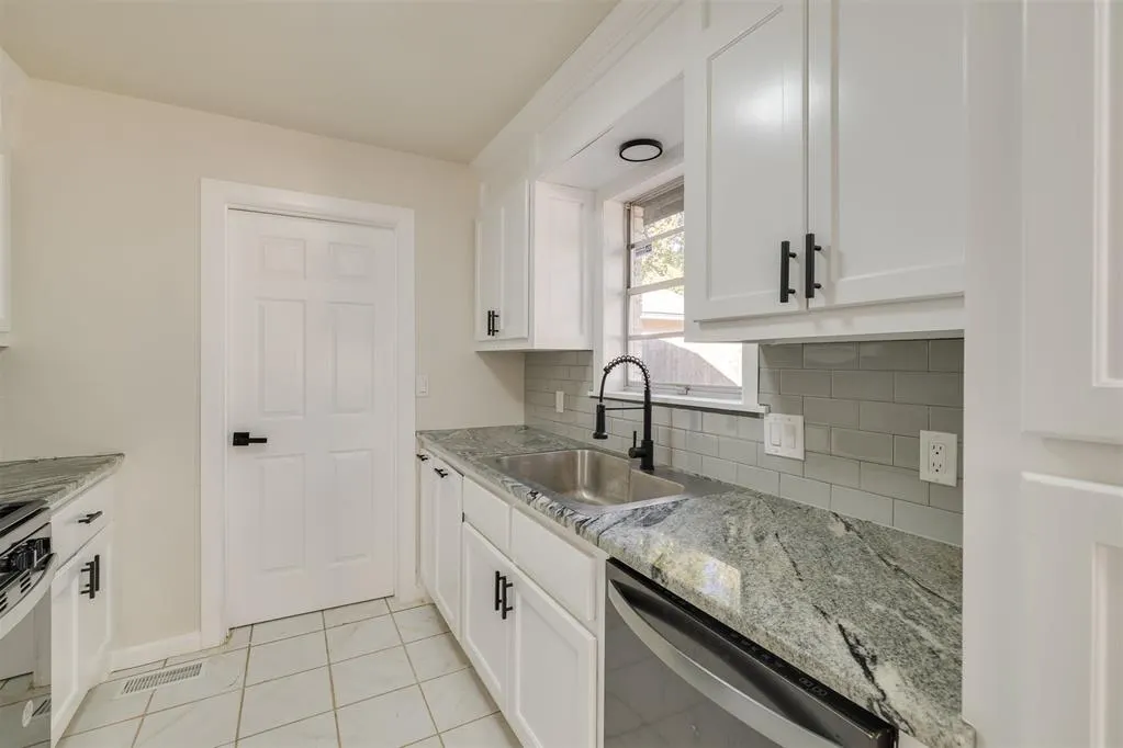 Photo 5 — 7417 NW 7th Street, Oklahoma City, OK 73127