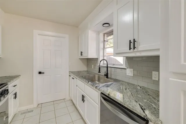 Photo 5 — 7417 NW 7th Street, Oklahoma City, OK 73127