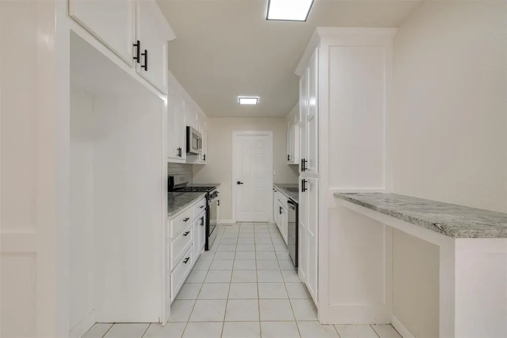 Photo 7 — 7417 NW 7th Street, Oklahoma City, OK 73127